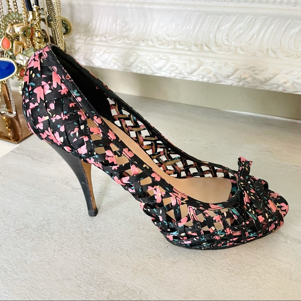 Aldo woven floral peep toe pumps